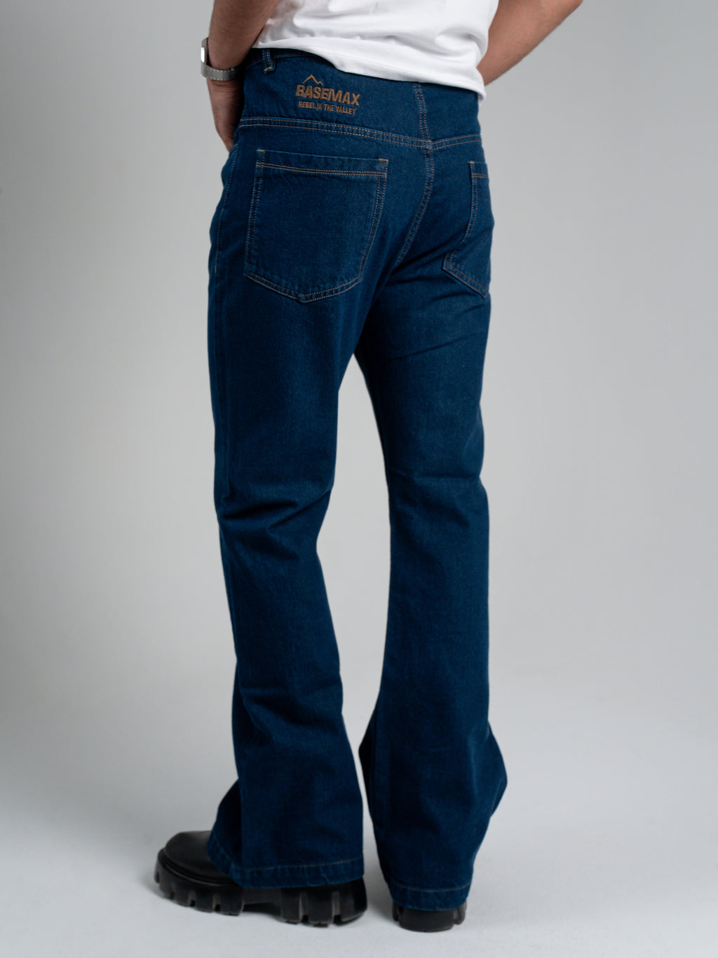 Base Flared Indigo Jeans
